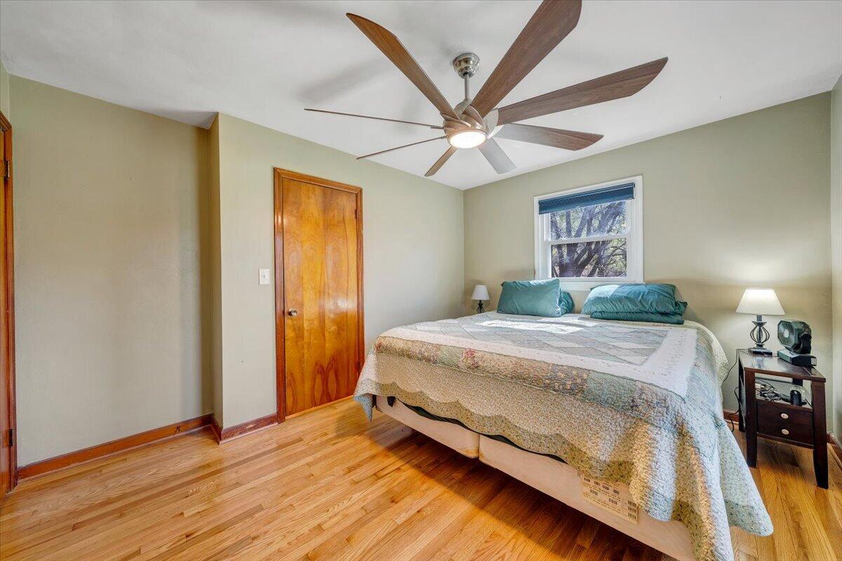 2129 Twelve Oclock Knob RD