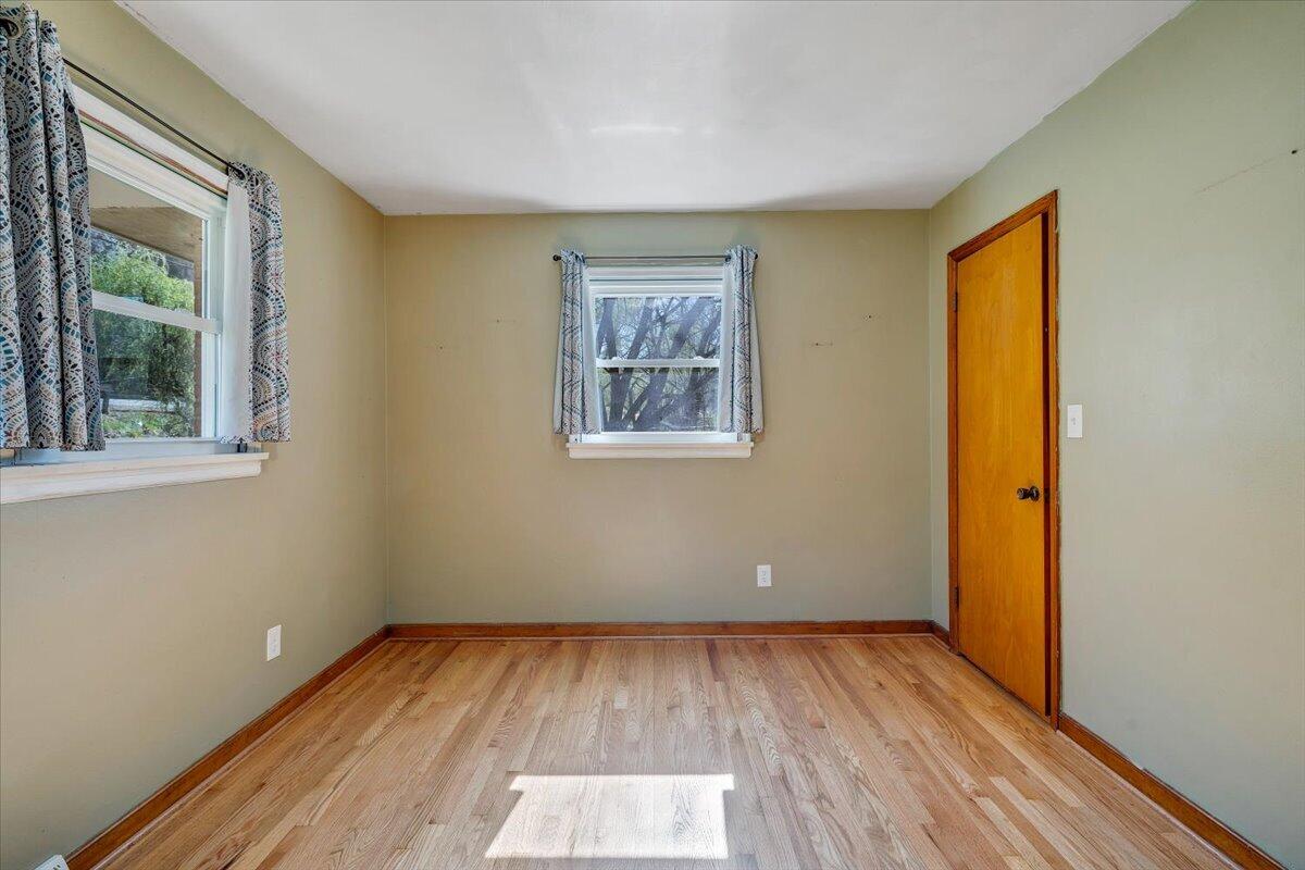 2129 Twelve Oclock Knob RD