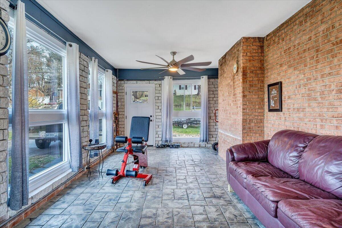 2129 Twelve Oclock Knob RD