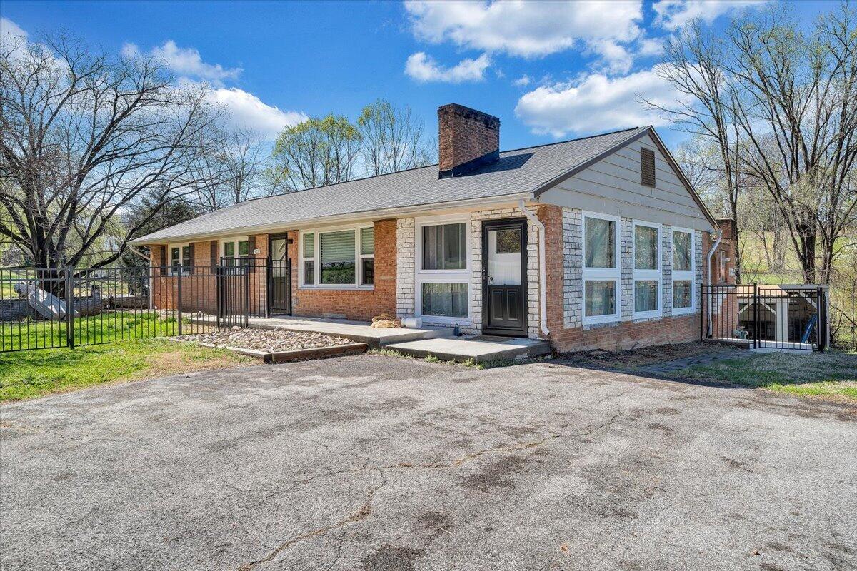 2129 Twelve Oclock Knob RD