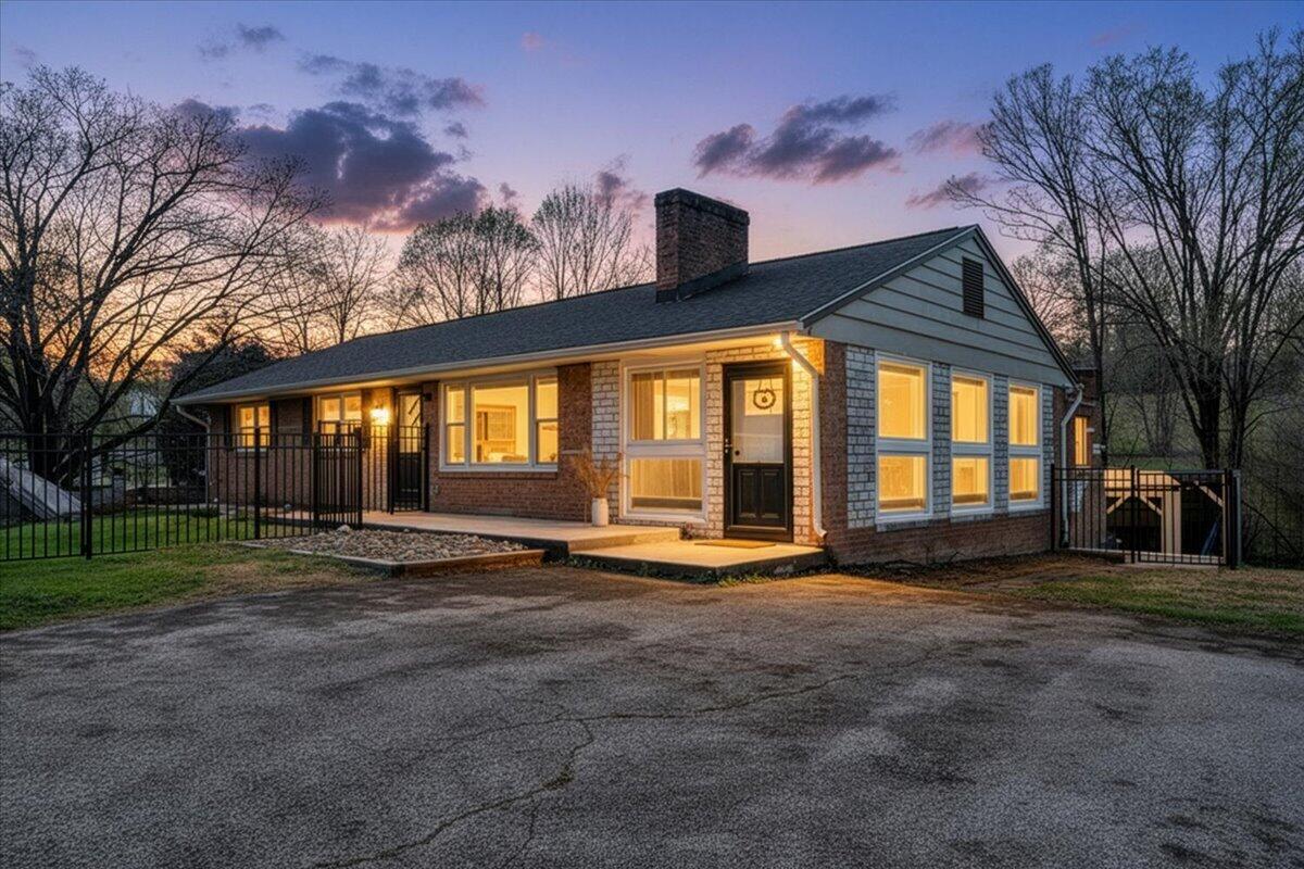 2129 Twelve Oclock Knob RD