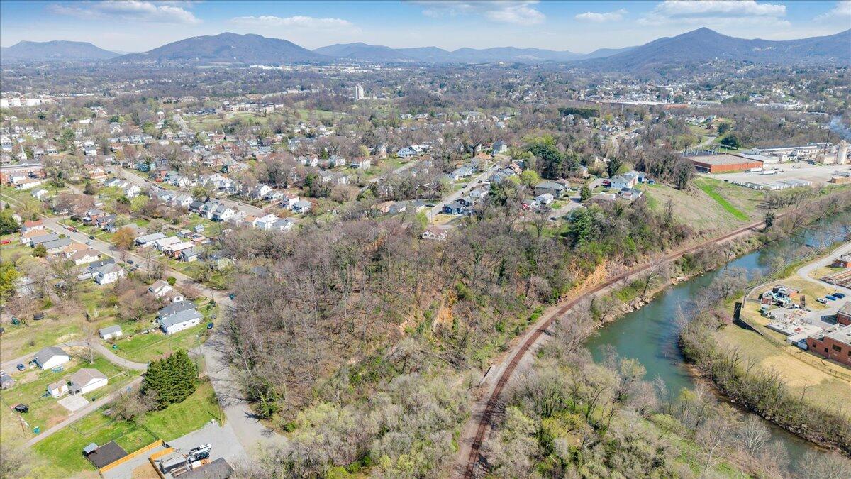 1433 Gladstone AVE SE