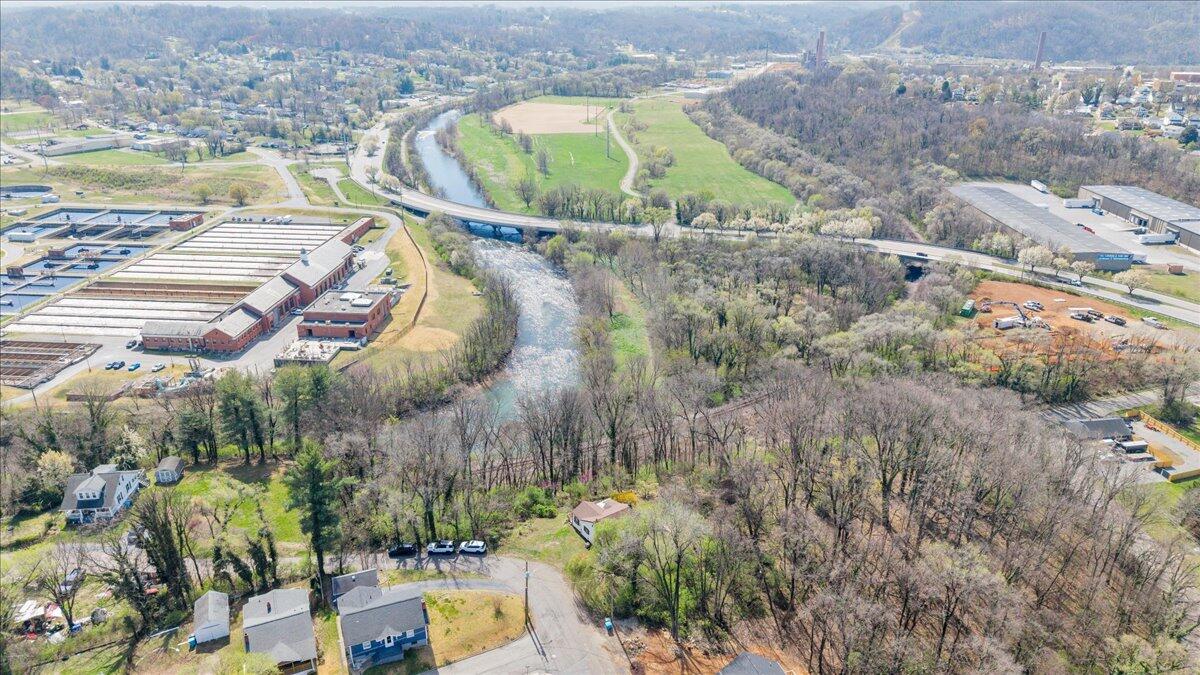 1433 Gladstone AVE SE