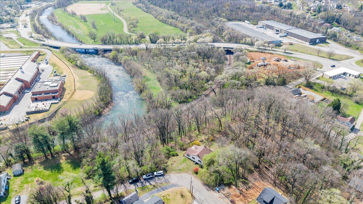 1433 Gladstone AVE SE