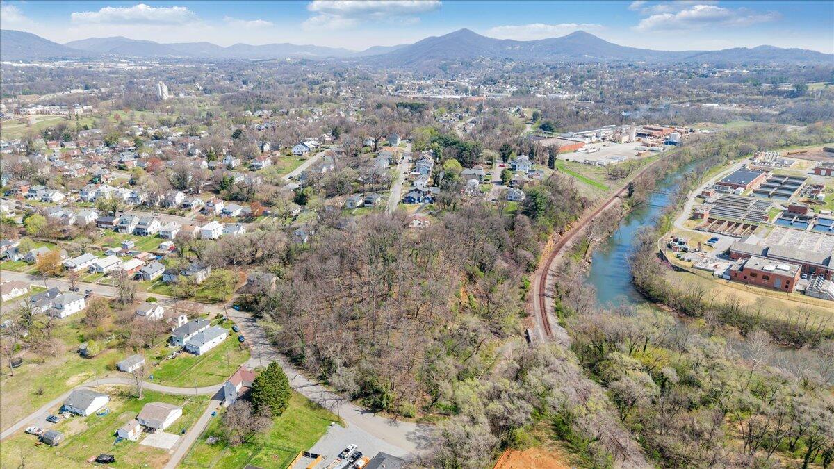 1433 Gladstone AVE SE