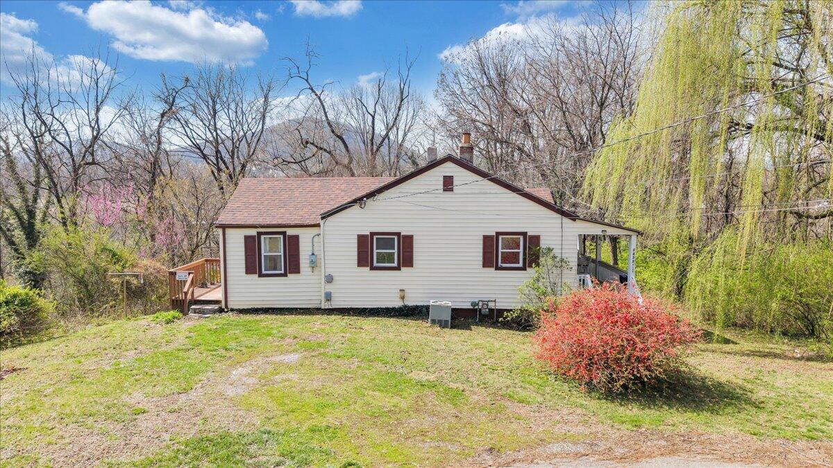 1433 Gladstone AVE SE