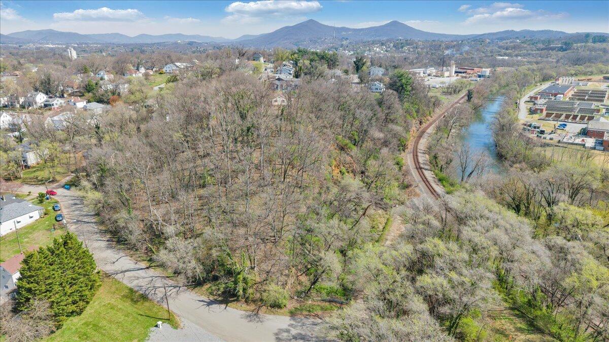 1433 Gladstone AVE SE