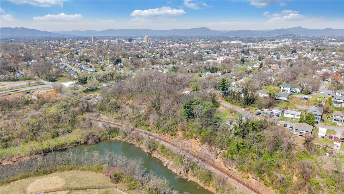 1433 Gladstone AVE SE