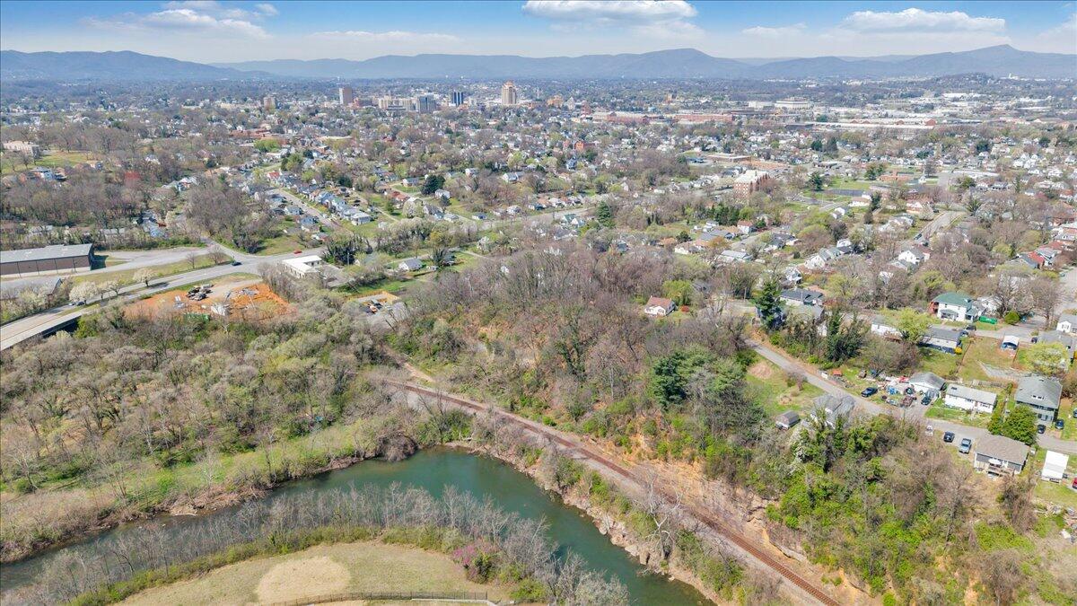 1433 Gladstone AVE SE