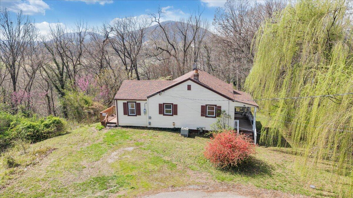 1433 Gladstone AVE SE