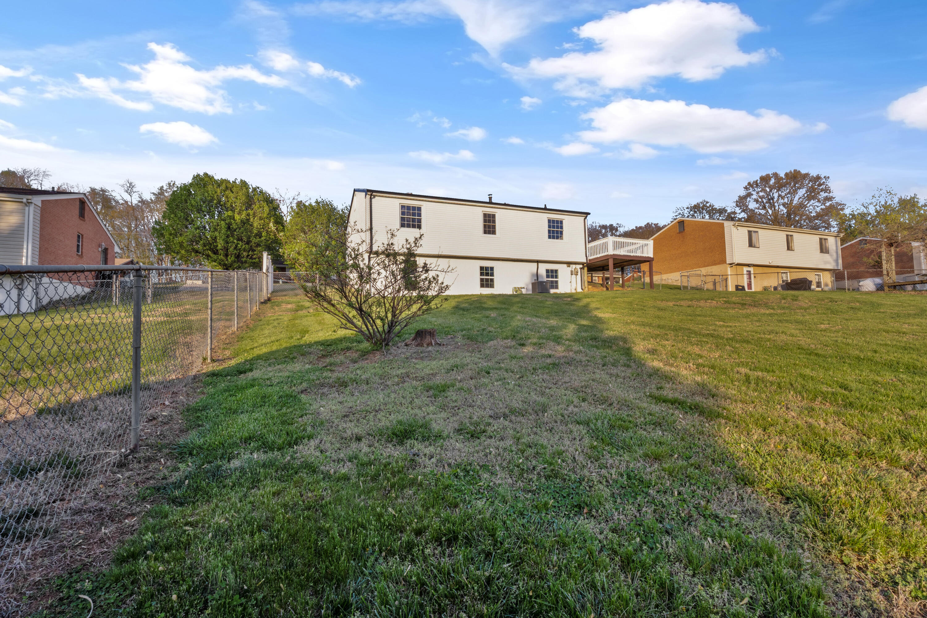 3053 Woodway RD