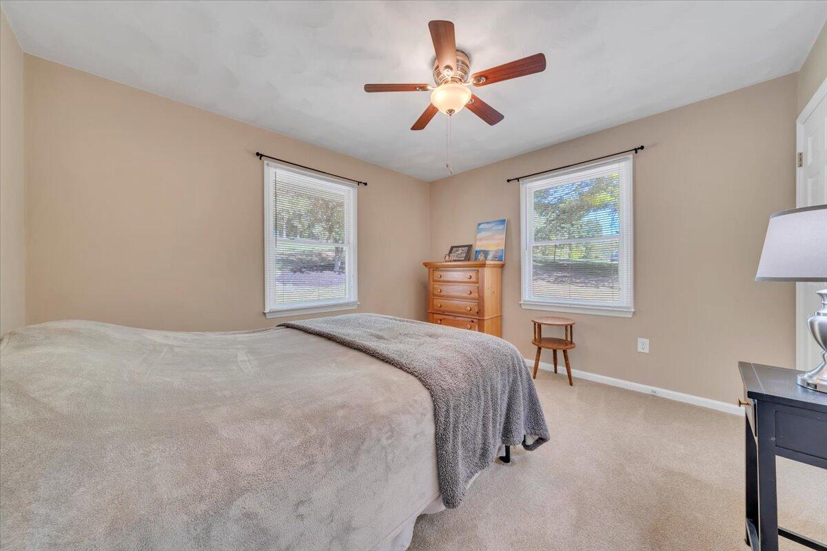 771 Oak DR
