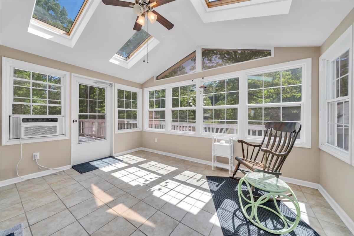 771 Oak DR