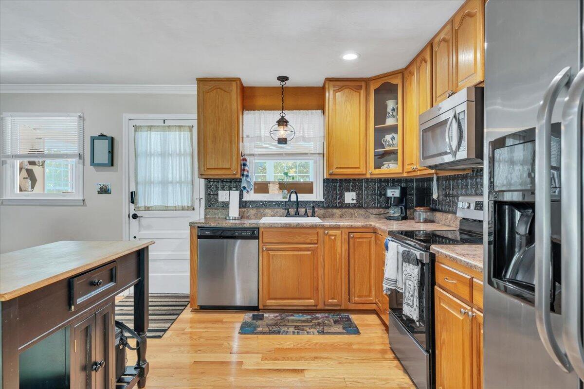771 Oak DR