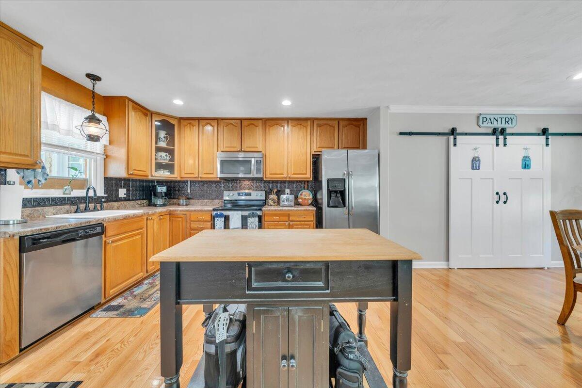 771 Oak DR