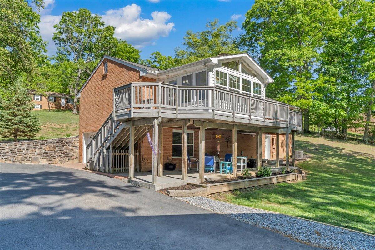 771 Oak DR
