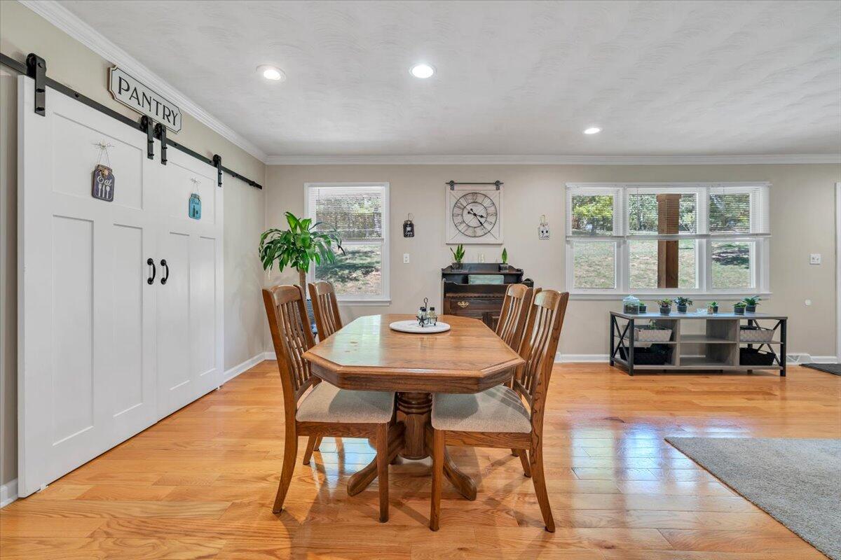 771 Oak DR