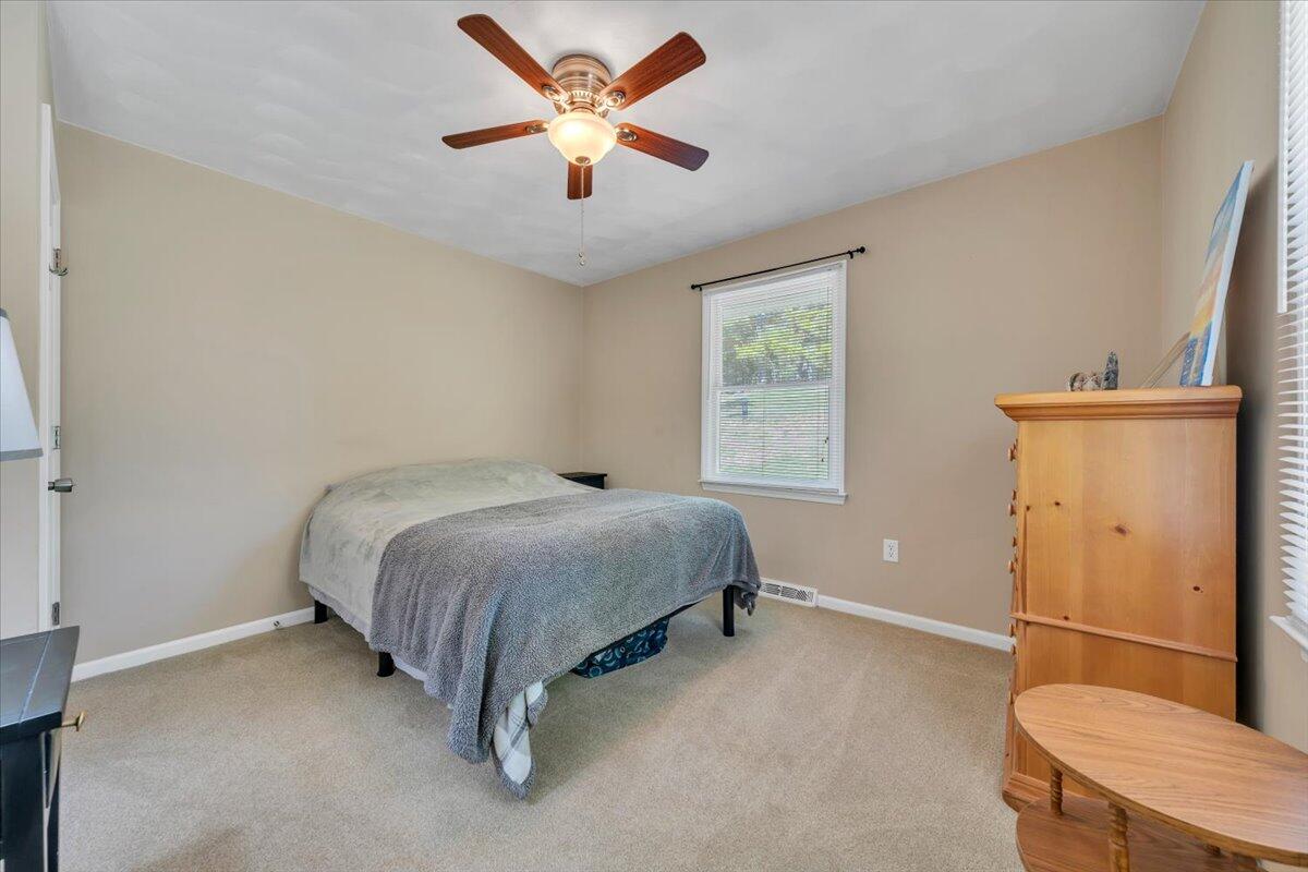 771 Oak DR