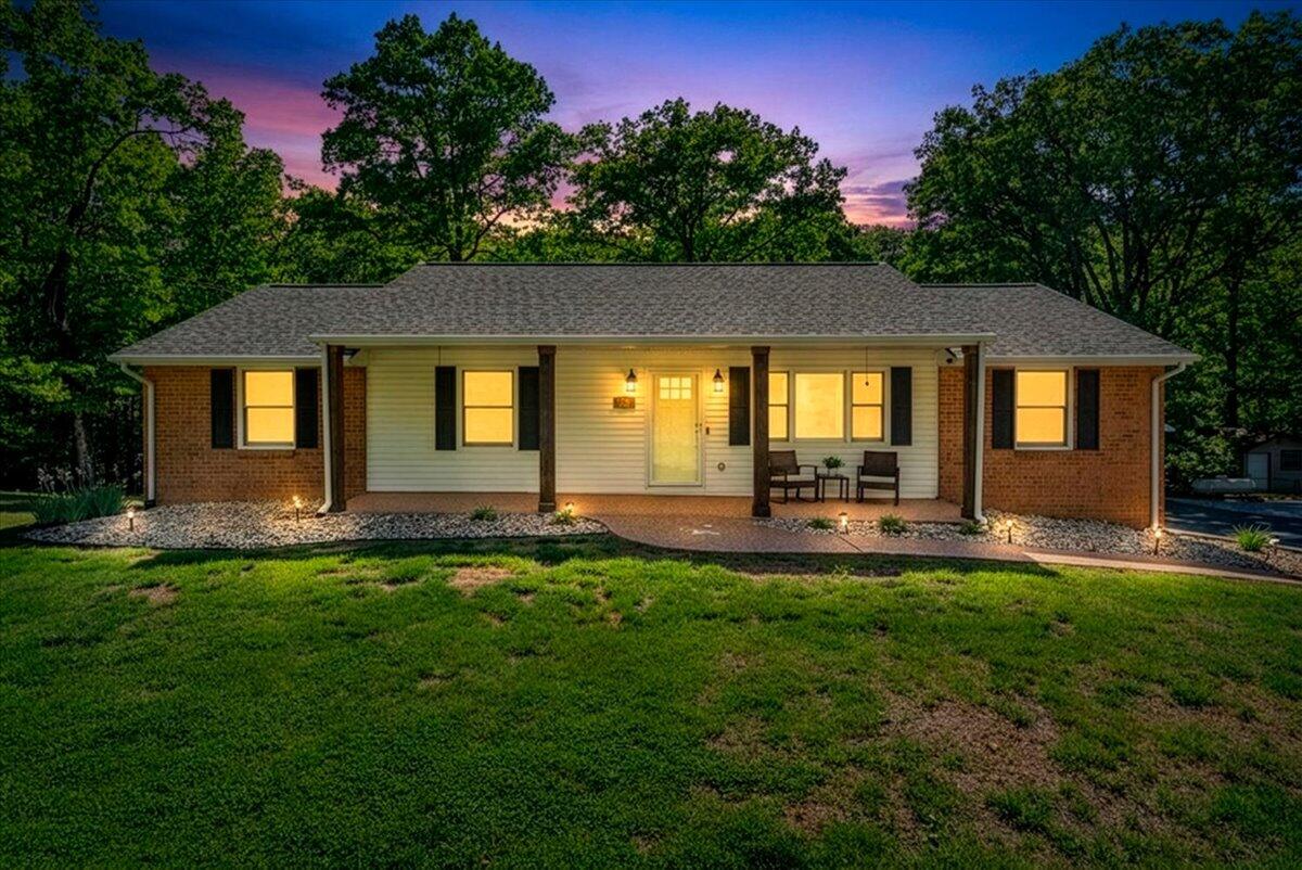 771 Oak DR
