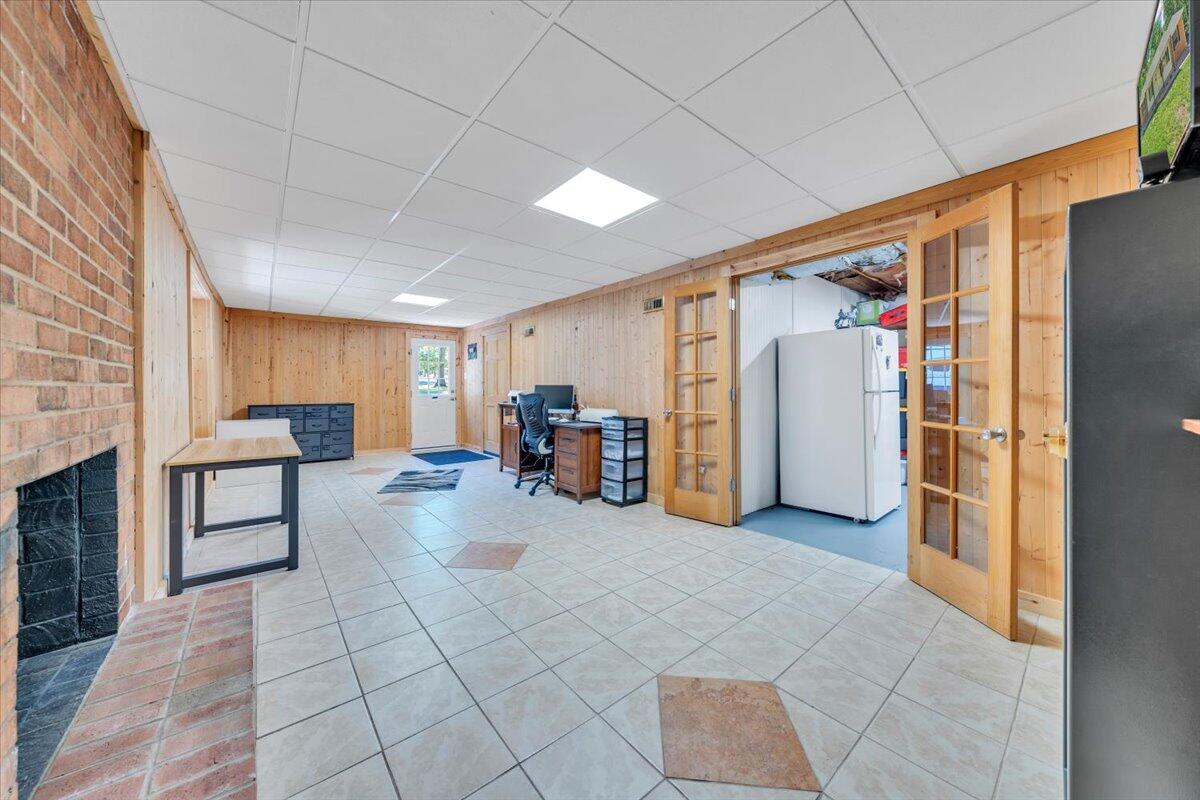 771 Oak DR