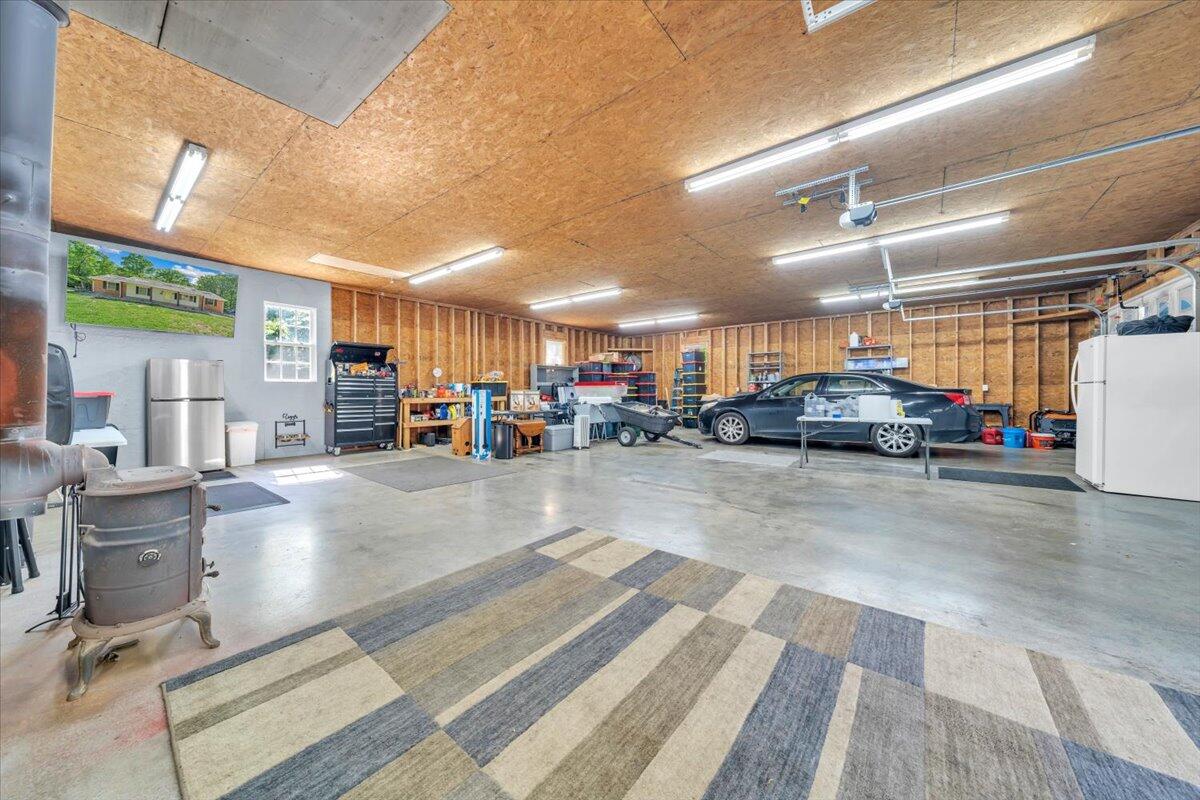 771 Oak DR