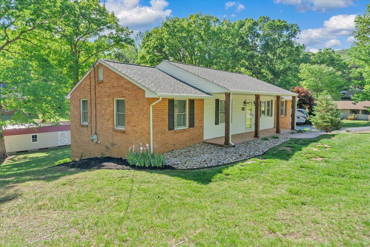 771 Oak DR
