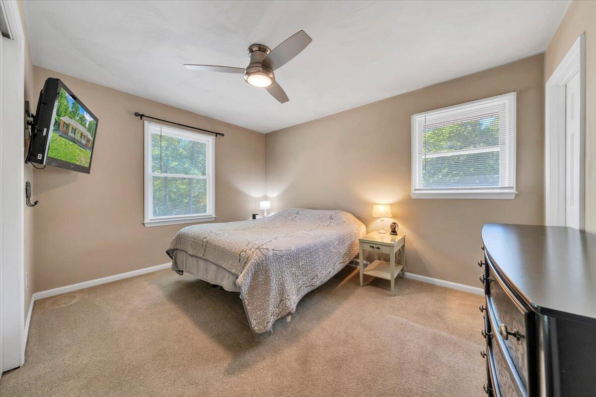 771 Oak DR