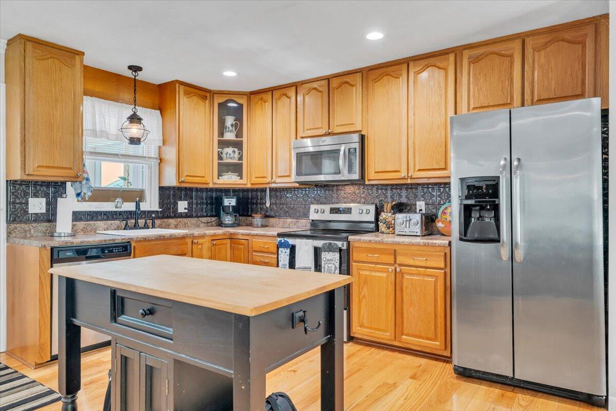 771 Oak DR