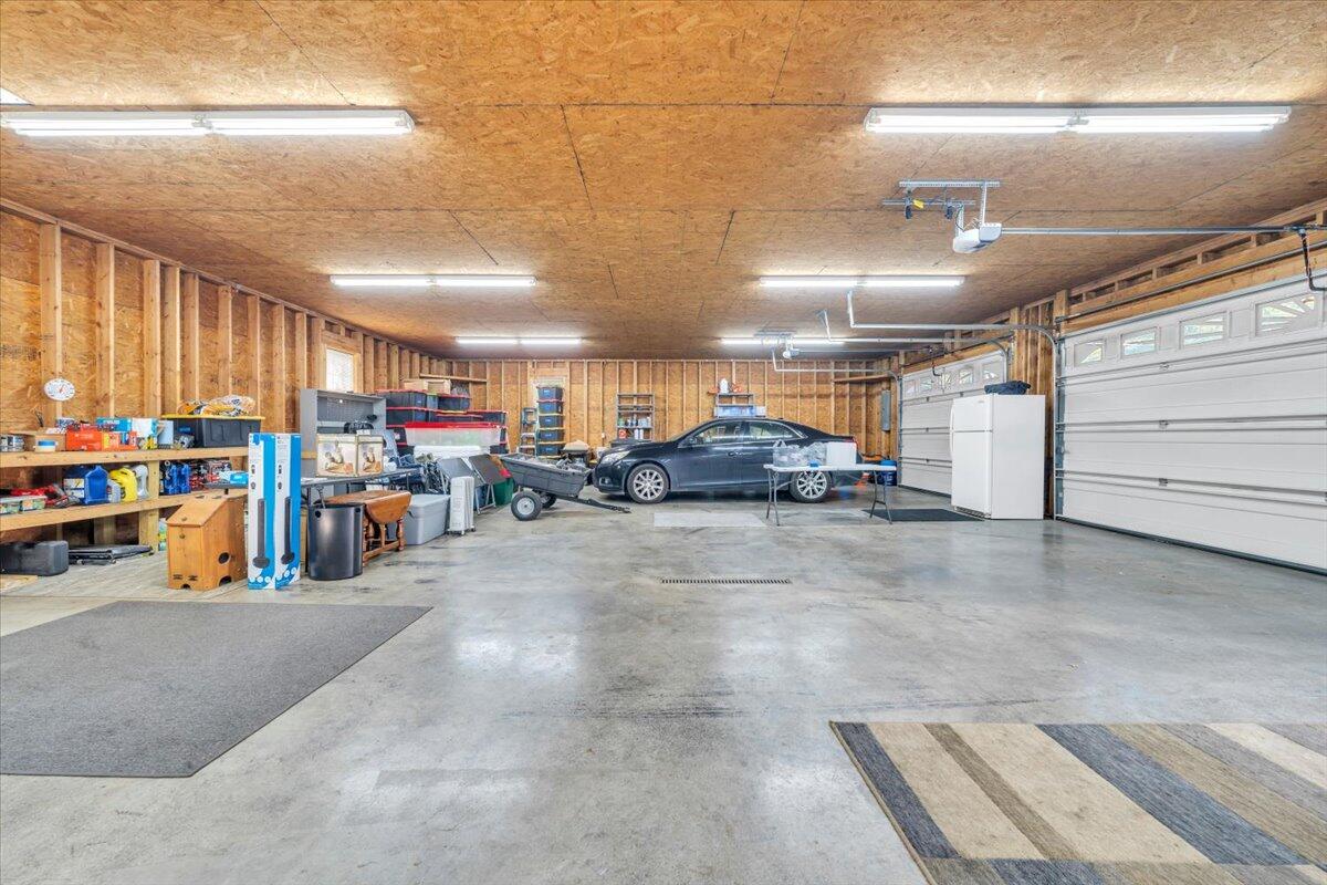 771 Oak DR