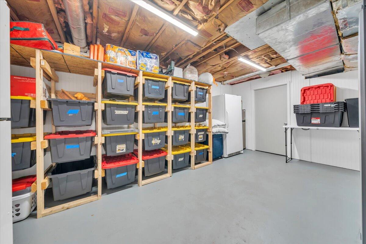 771 Oak DR