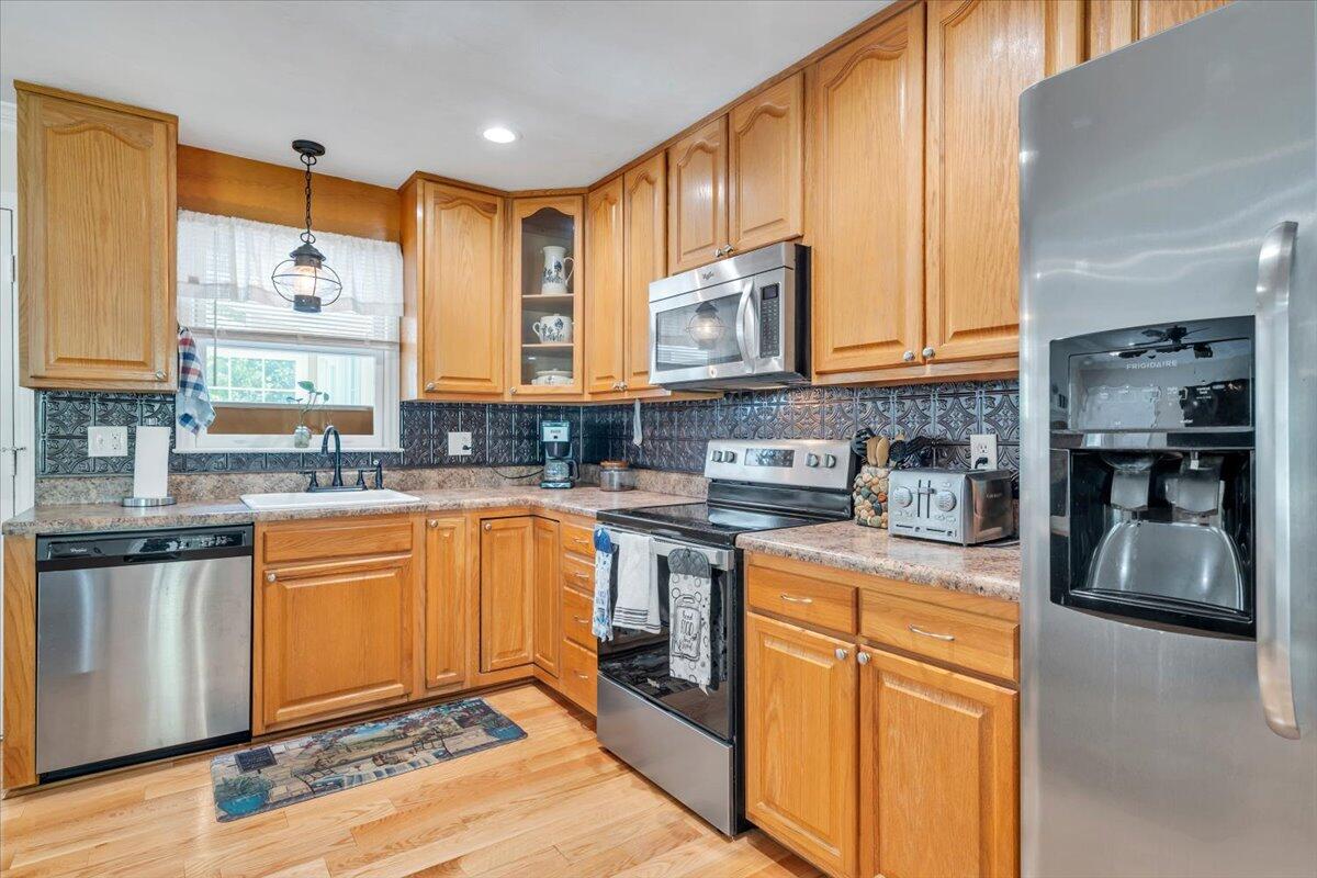 771 Oak DR