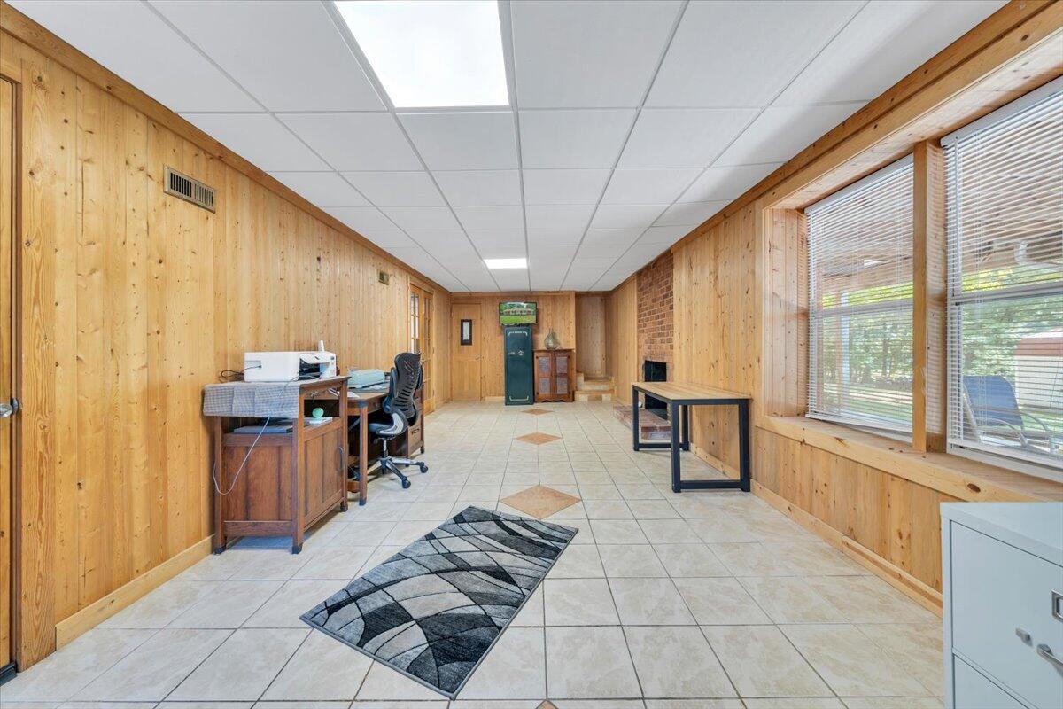 771 Oak DR