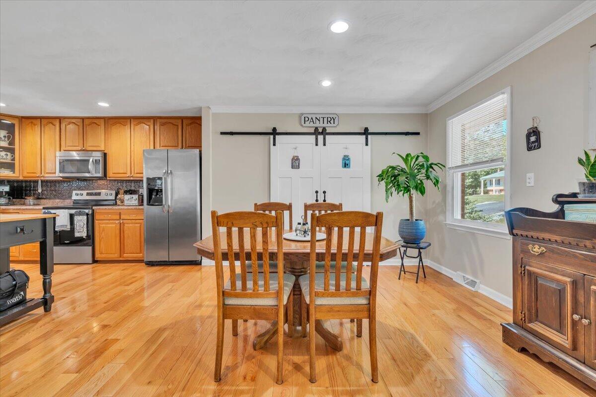 771 Oak DR