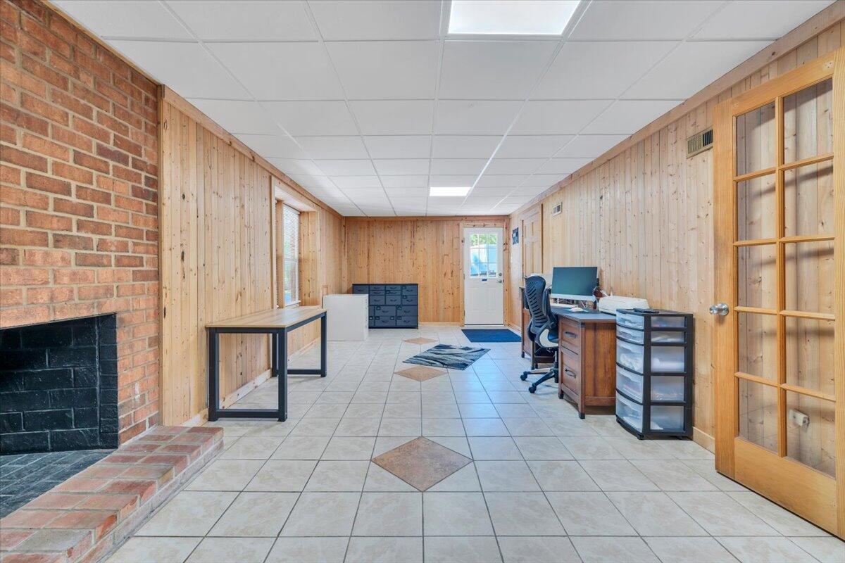 771 Oak DR