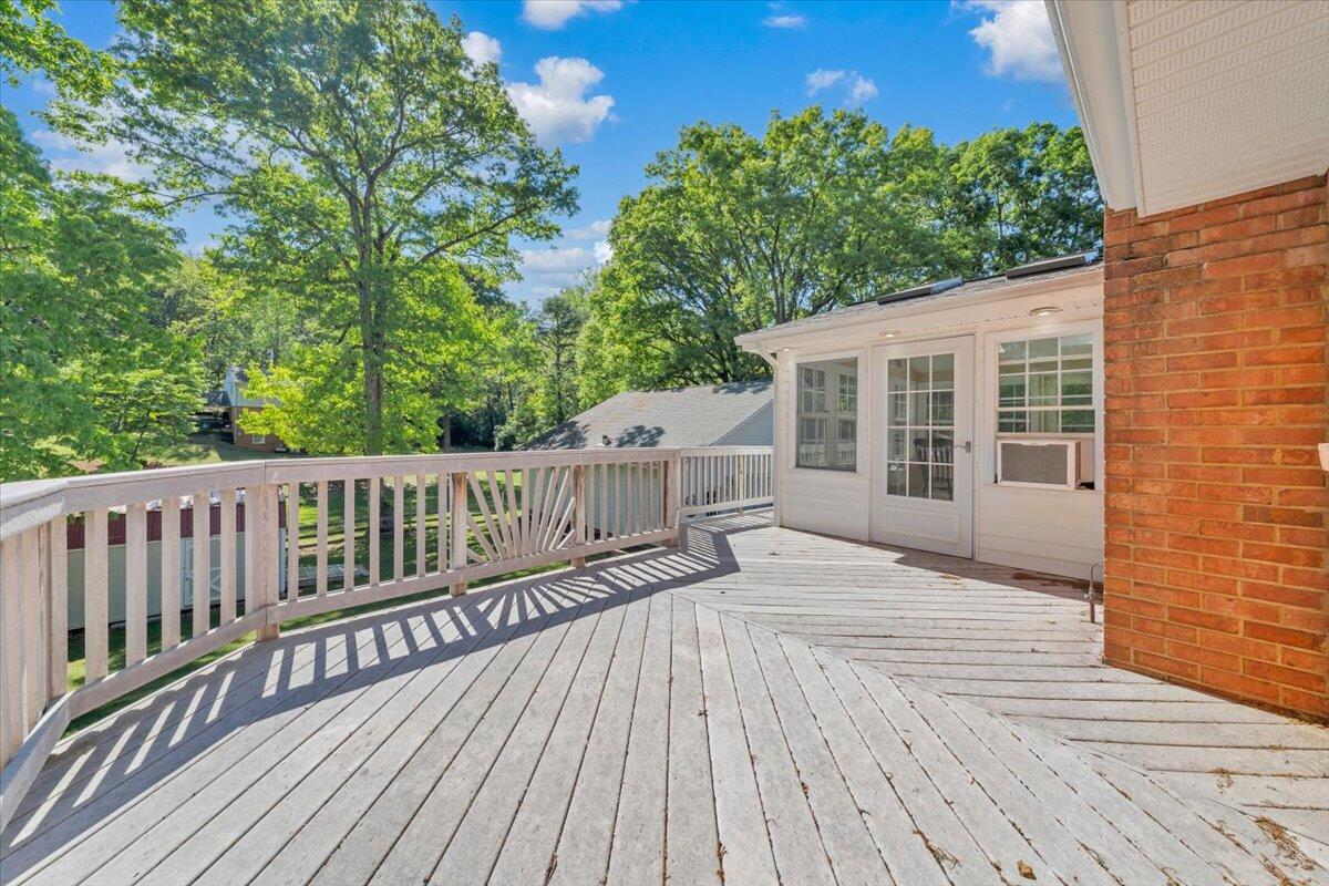 771 Oak DR