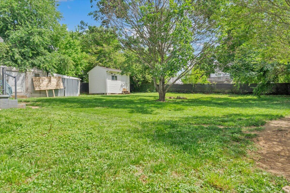 1109 Ray RD SE