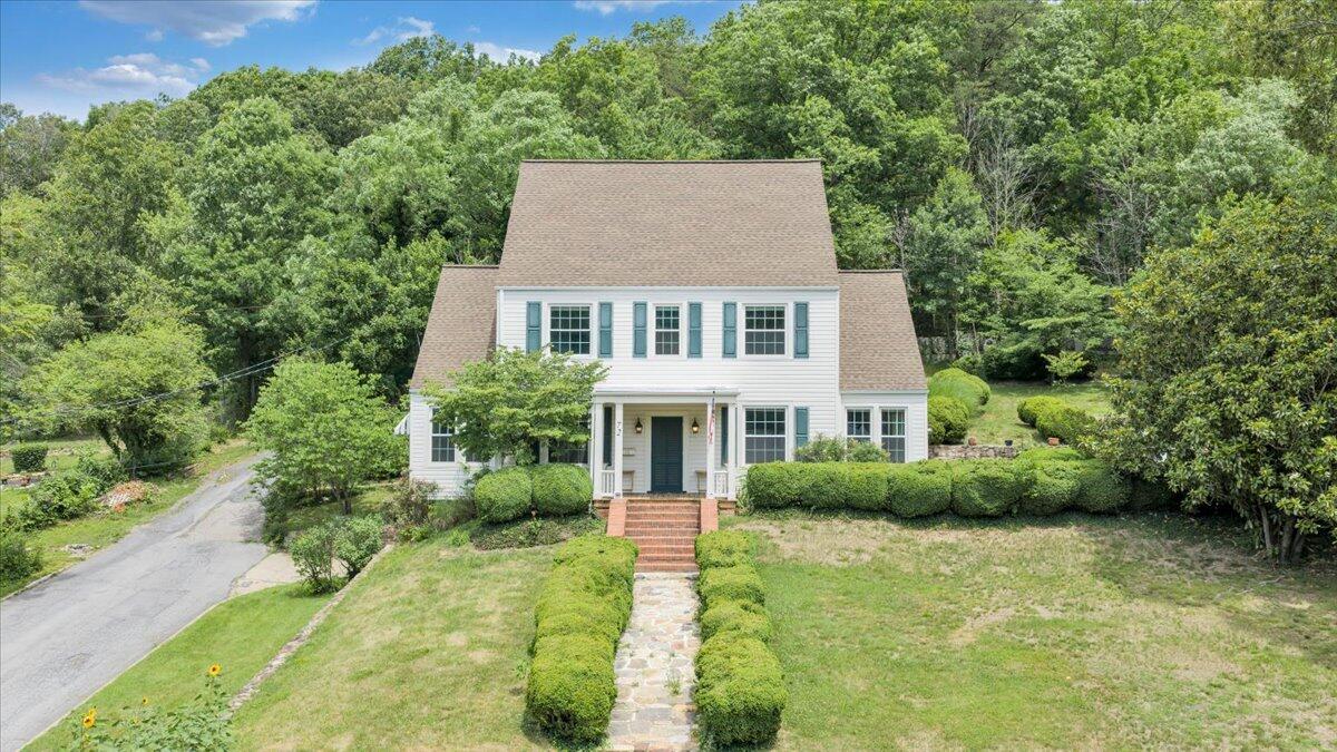 72 Bath ST