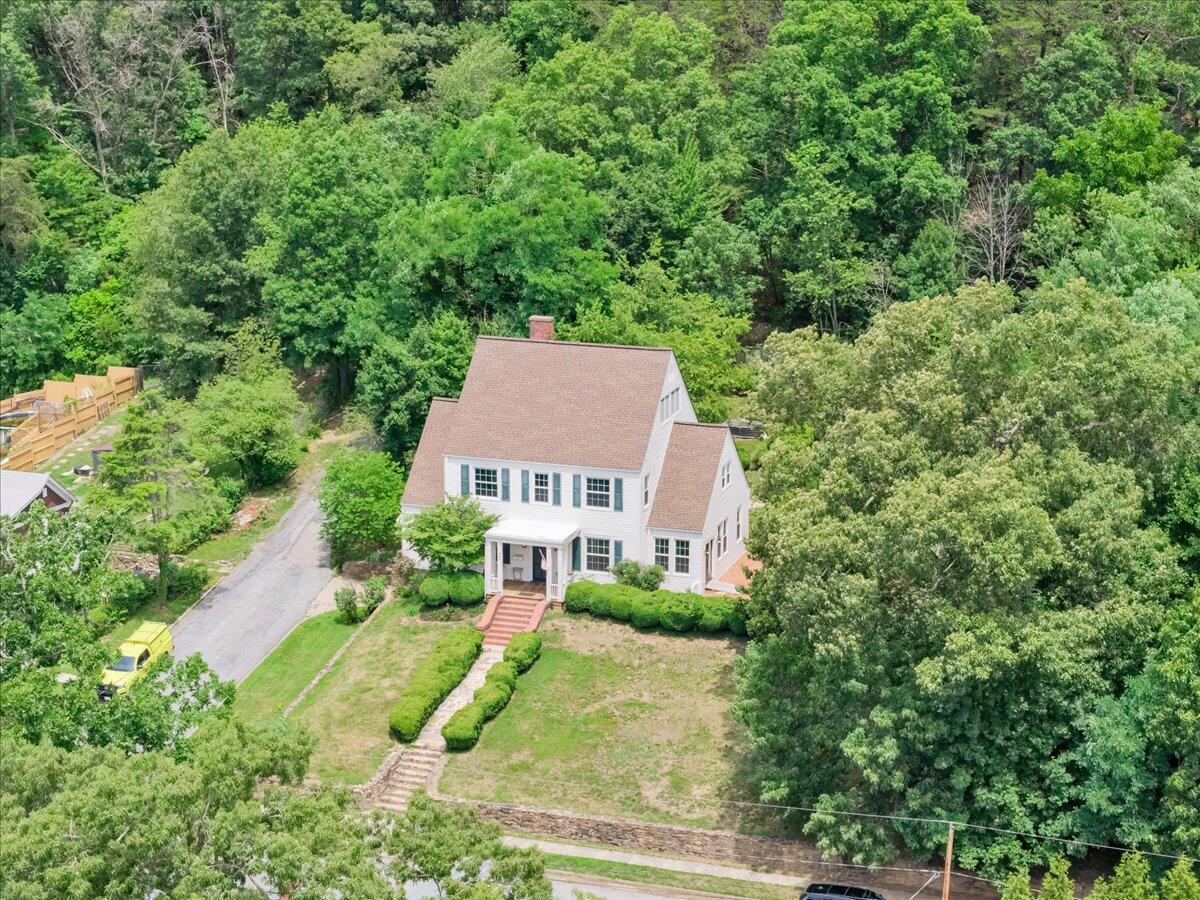 72 Bath ST