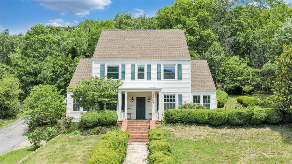 72 Bath ST