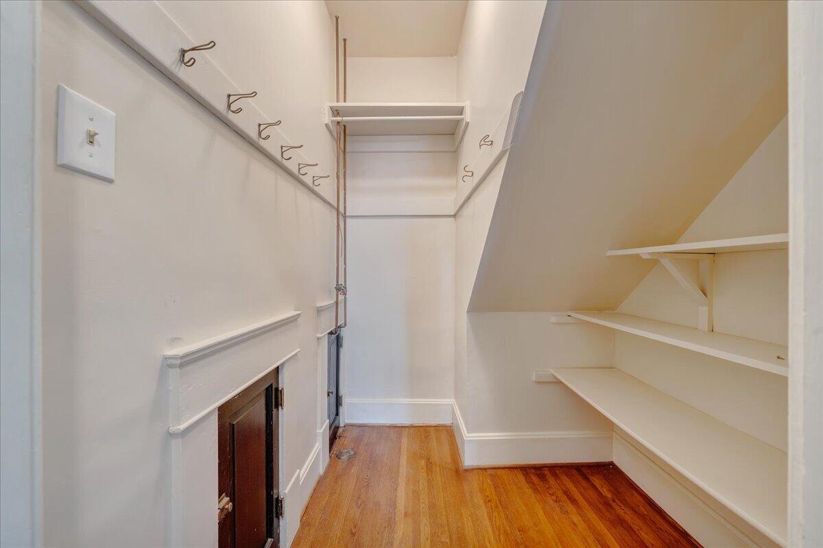 72 Bath ST