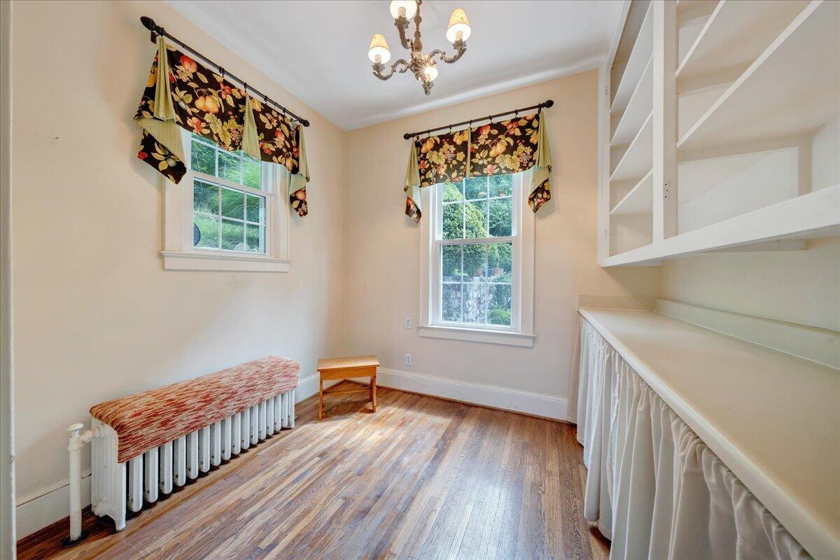 72 Bath ST