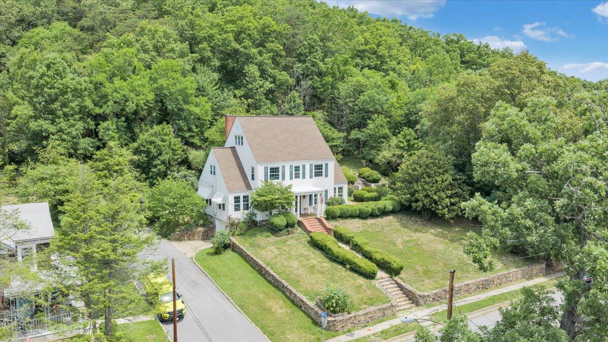 72 Bath ST