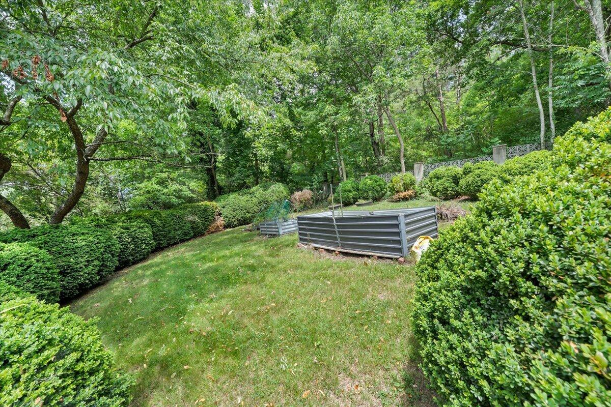 72 Bath ST