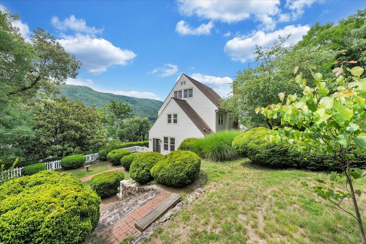 72 Bath ST