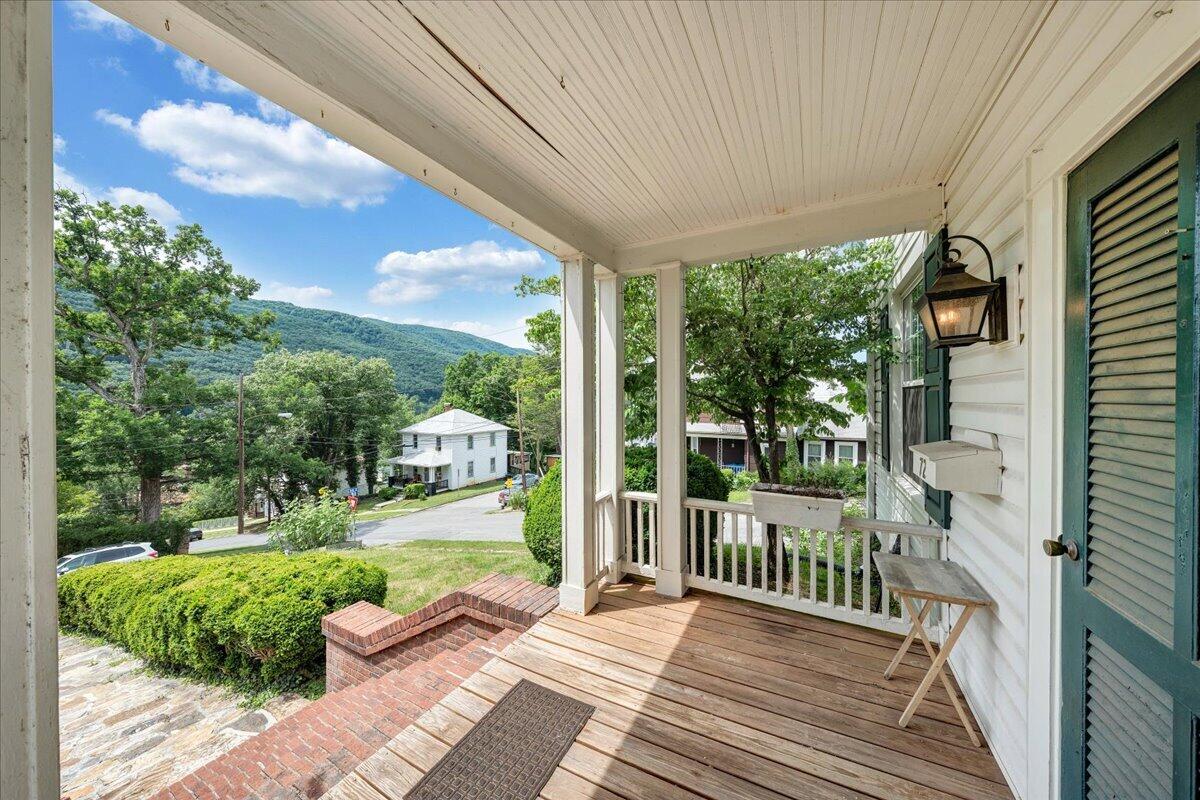 72 Bath ST