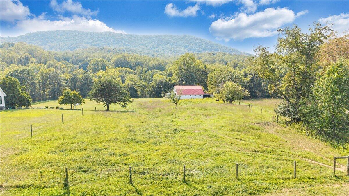 1503 Laymantown RD
