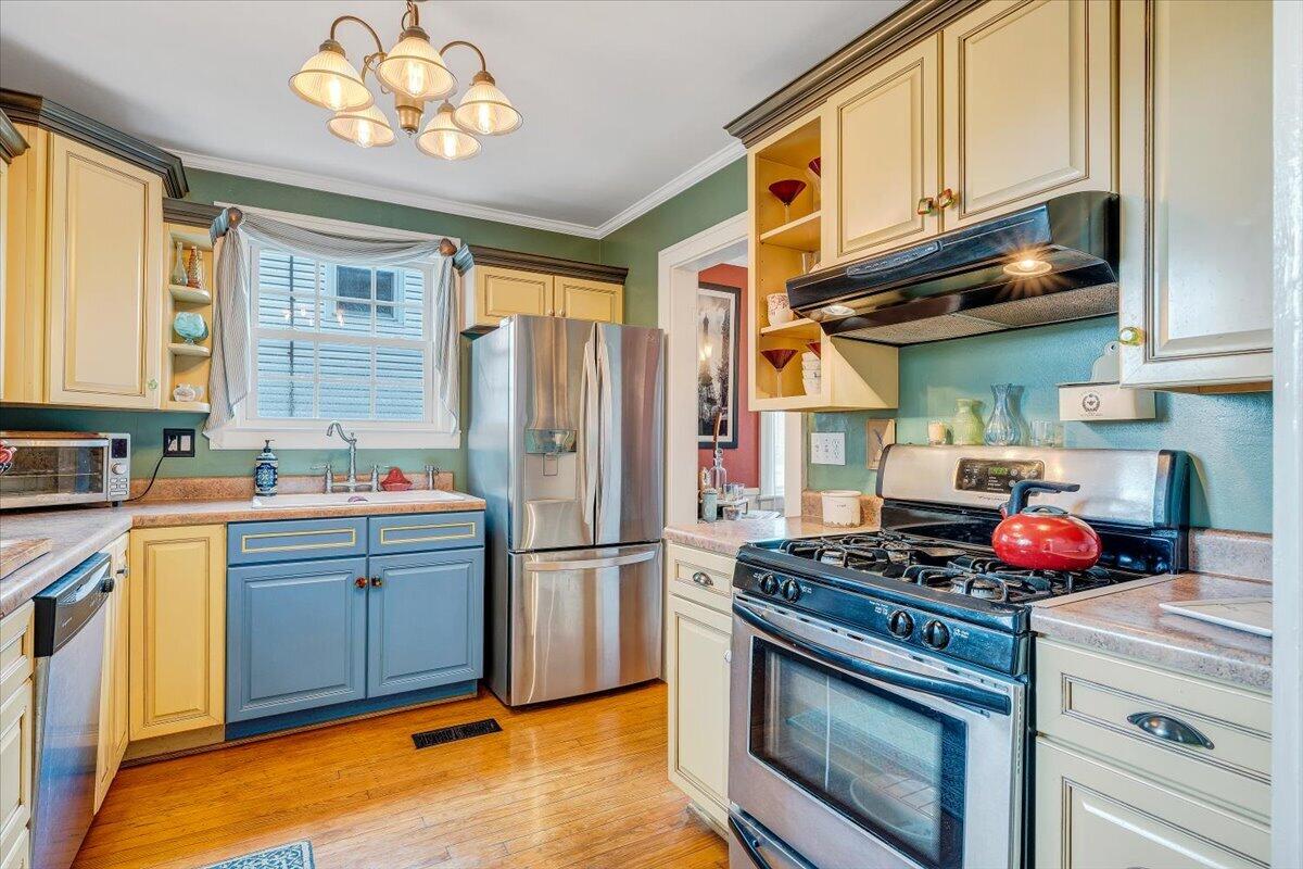 2306 Berkley AVE SW