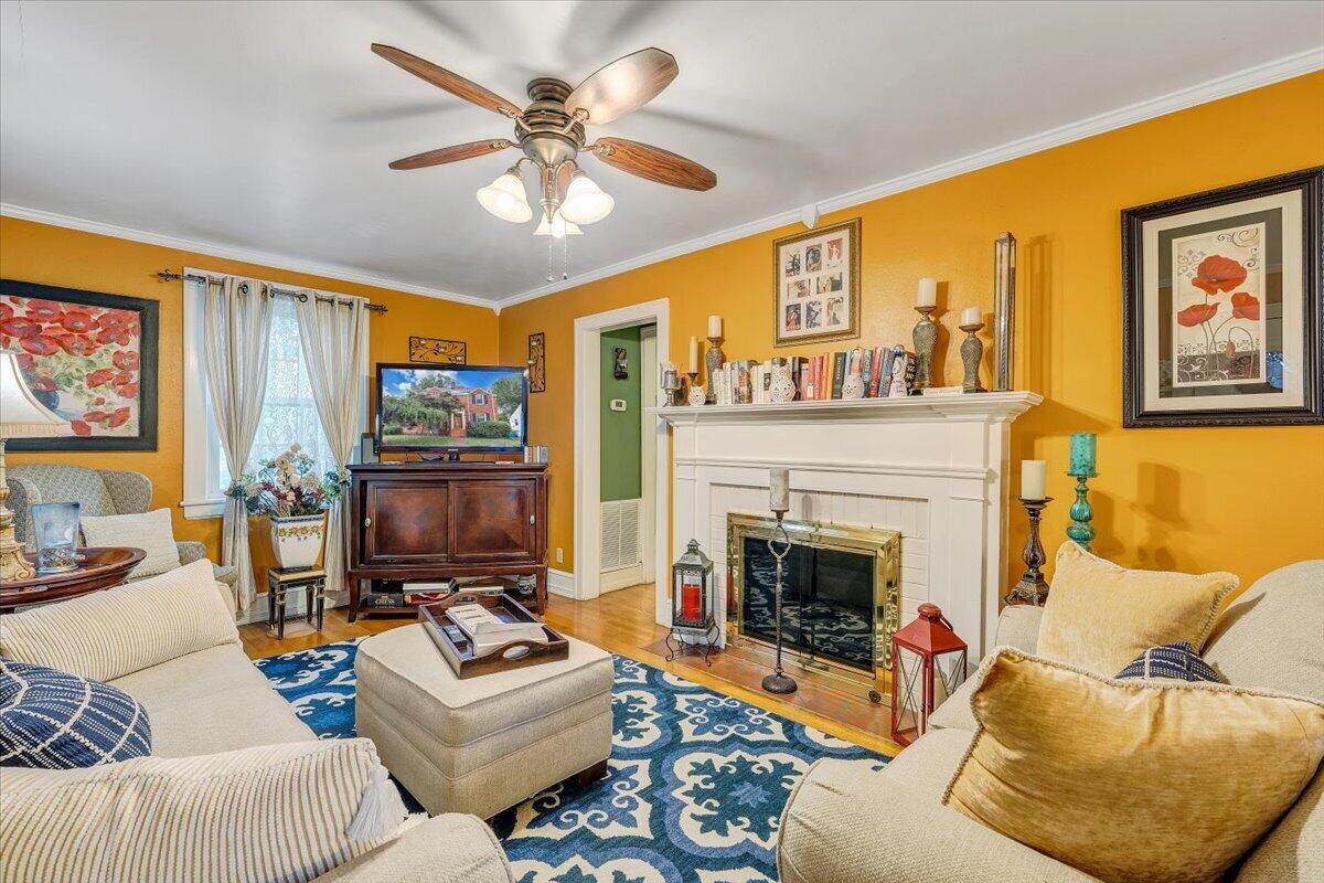 2306 Berkley AVE SW