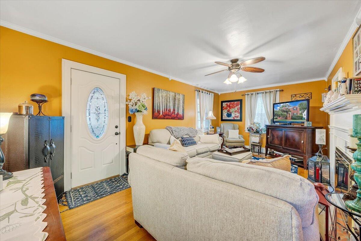 2306 Berkley AVE SW