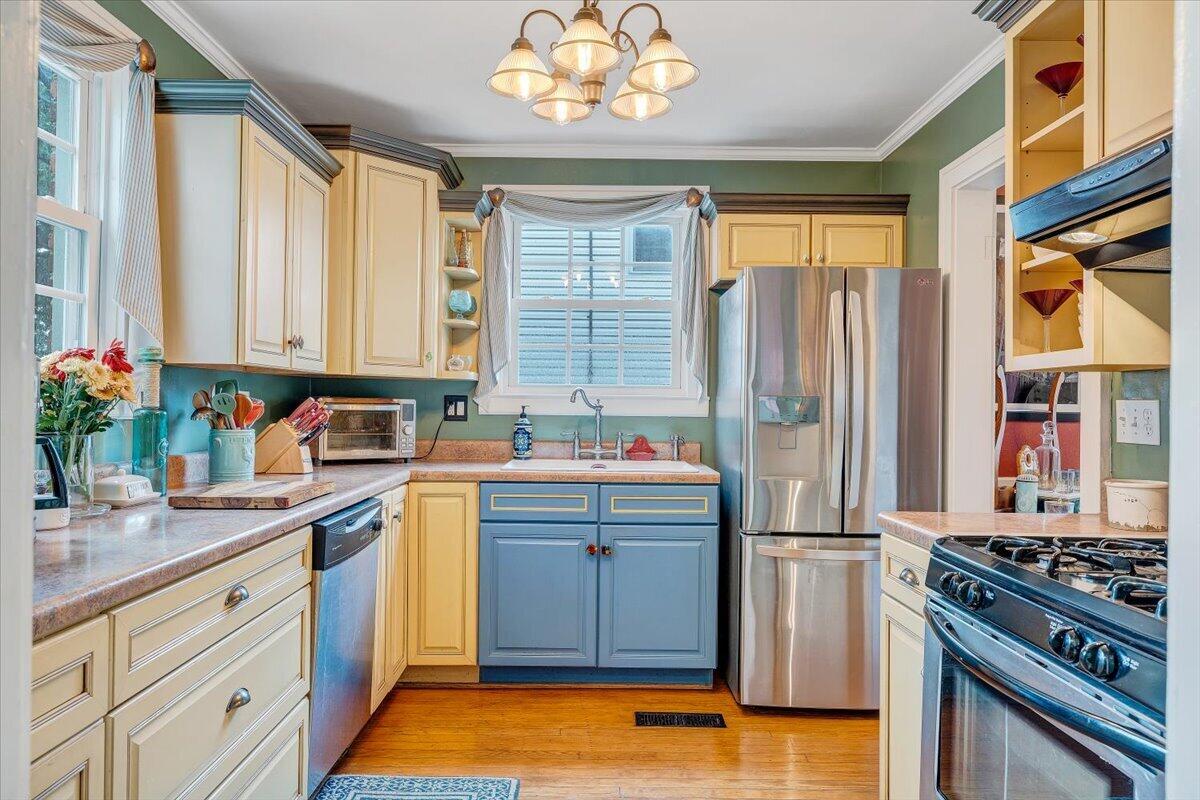 2306 Berkley AVE SW